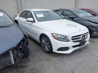 2017 Mercedes-Benz C 300 z VIN 55SWF4JB2HU205606, wystawiony jako IAAI lot #42204344 z przebiegiem 88 162 mil mil oraz . Historia ofert i sprzedaży dostępna na DreamBid. Obrazek 1.