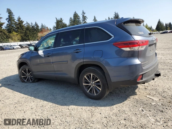 2019 Toyota Highlander SE z VIN 5TDJZRFH1KS959998, wystawiony jako Copart lot #54558795 z przebiegiem 50 566 mil mil oraz Szkoda całkowita • Salvage title. Historia ofert i sprzedaży dostępna na DreamBid. Obrazek 2.