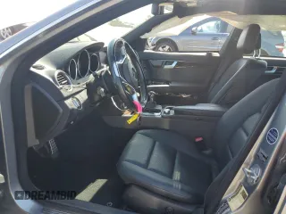 2012 Mercedes-Benz C 250 Sport z VIN WDDGF4HB1CA651815, wystawiony jako Copart lot #62311975 z przebiegiem 80 577 mil mil oraz Szkoda całkowita • Salvage title. Historia ofert i sprzedaży dostępna na DreamBid. Obrazek 7.