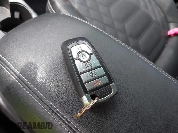 2023 Ford Escape PHEV z VIN 1FMCU0E16PUA29522, wystawiony jako IAAI lot #42441748 z przebiegiem 26 938 mil mil oraz . Historia ofert i sprzedaży dostępna na DreamBid. Obrazek 11.