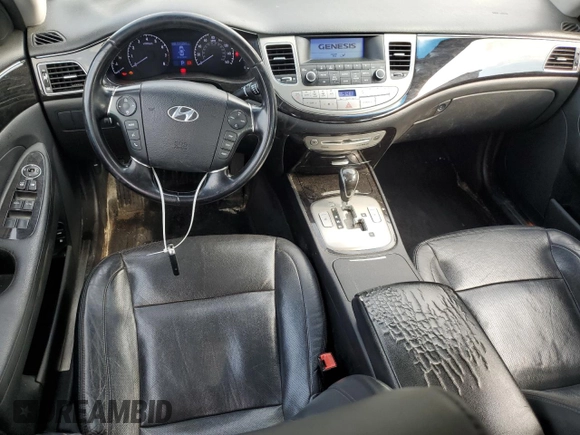 2013 Hyundai Genesis 3.8L z VIN KMHGC4DD2DU234242, wystawiony jako Copart lot #59992075 z przebiegiem 191 254 mil mil oraz Szkoda całkowita • Salvage title. Historia ofert i sprzedaży dostępna na DreamBid. Obrazek 8.
