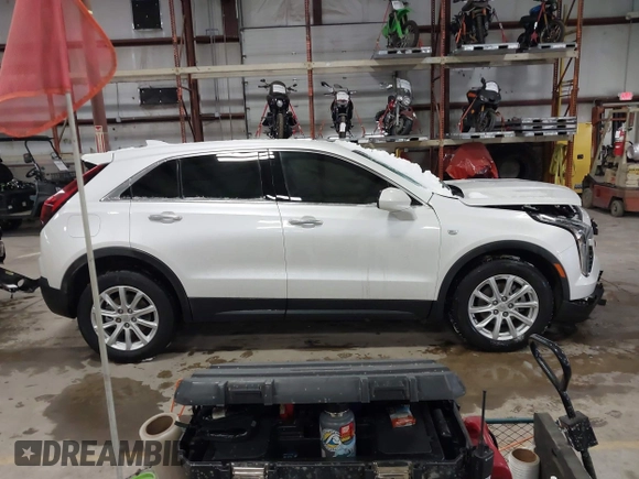 2022 Cadillac XT4 AWD Luxury with VIN 1GYFZBR45NF137676, listed as a IAAI auction lot 41614350 with 38,855 mi miles and . Bid and sale history available at carsss.com. Image 14.