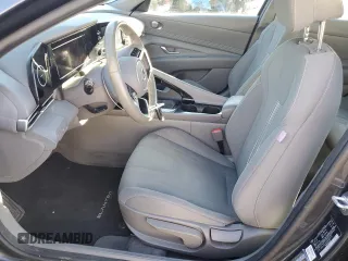 2021 Hyundai Elantra SEL z VIN 5NPLS4AG3MH005728, wystawiony jako Copart lot #44517625 z przebiegiem 94 701 mil mil oraz Szkoda całkowita • Salvage title. Historia ofert i sprzedaży dostępna na DreamBid. Obrazek 7.