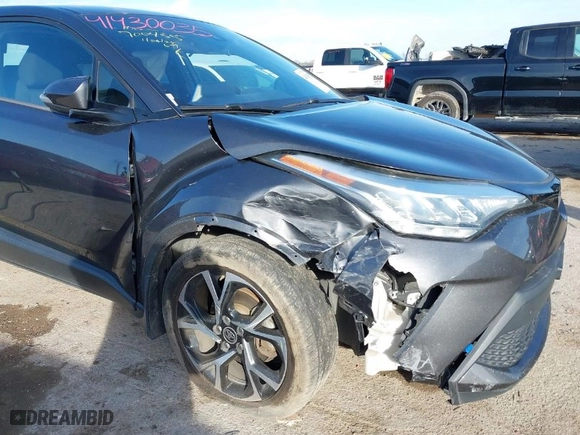 2020 Toyota C-HR LE with VIN NMTKHMBX8LR106540, listed as a IAAI auction lot 41430035 with 81,816 mi miles. Bid and sale history available at carsss.com. Image 6.