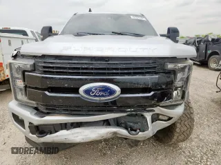 2019 Ford F-250 XL with VIN 1FT7W2BTXKED46644, listed as a Copart auction lot 63229485 with 116,433 mi miles and Salvage title. Bid and sale history available at DreamBid. Image 5.