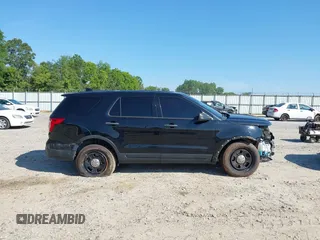 2017 Ford Police Interceptor Utility z VIN 1FM5K8AT9HGC90227, wystawiony jako IAAI lot #42621913 z przebiegiem 144 480 mil mil oraz . Historia ofert i sprzedaży dostępna na DreamBid. Obrazek 14.