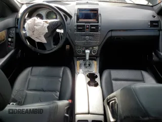 2008 Mercedes-Benz C 350 Sport z VIN WDDGF56X88R031136, wystawiony jako Copart lot #51961865 z przebiegiem 143 661 mil mil oraz Szkoda całkowita • Salvage title. Historia ofert i sprzedaży dostępna na DreamBid. Obrazek 8.