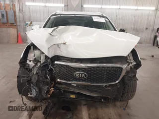 2017 Kia Sorento LX z VIN 5XYPGDA38HG281058, wystawiony jako IAAI lot #41966507 z przebiegiem 120 123 mil mil oraz . Historia ofert i sprzedaży dostępna na DreamBid. Obrazek 6.