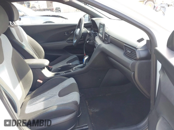 2019 Hyundai Veloster 2.0 with VIN KMHTG6AF4KU019642, listed as a IAAI auction lot 41885392 with 96,340 mi miles. Bid and sale history available at carsss.com. Image 5.