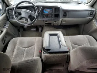 2004 Chevrolet Tahoe LS with VIN 1GNEC13T54R305561, listed as a Copart auction lot 49287825 with 271,576 mi miles and Salvage Title. Bid and sale history available at carsss.com. Image 8.
