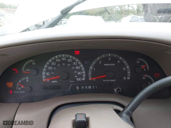 2001 Ford Expedition XLT with VIN 1FMPU16L31LB39187, listed as a IAAI auction lot 40405470 with 1 mi miles. Bid and sale history available at carsss.com. Image 7.