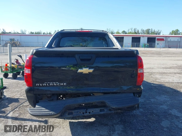 2007 Chevrolet Avalanche LTZ z VIN 3GNEC12J67G110914, wystawiony jako IAAI lot #41933097 z przebiegiem 197 230 mil mil oraz . Historia ofert i sprzedaży dostępna na DreamBid. Obrazek 16.