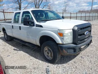 2011 Ford Super Duty F-250 SRW XL with VIN 1FT7W2B63BEA30495, listed as a IAAI auction lot 41889277 with 186,382 mi miles. Bid and sale history available at carsss.com. Image 1.