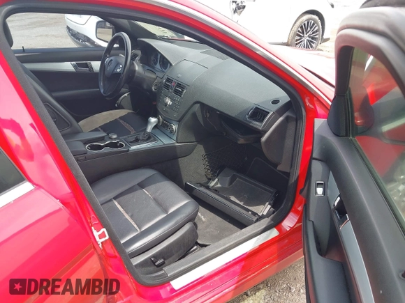 2008 Mercedes-Benz C 300 Sport z VIN WDDGF54X58F049016, wystawiony jako IAAI lot #42171900 z przebiegiem 249 669 mil mil oraz . Historia ofert i sprzedaży dostępna na DreamBid. Obrazek 5.