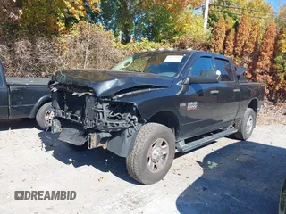 2018 Ram 2500 Tradesman z VIN 3C6UR5CJ4JG275190, wystawiony jako IAAI lot #40623047 z przebiegiem 85 121 mil mil oraz . Historia ofert i sprzedaży dostępna na DreamBid. Obrazek 2.