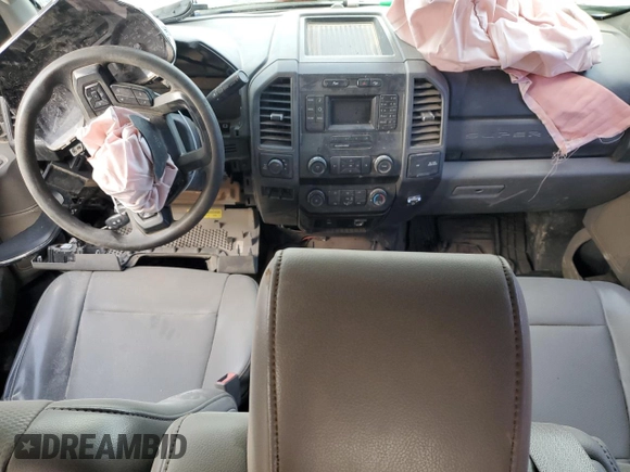2019 Ford F-250 XL with VIN 1FT7W2B69KEC61997, listed as a Copart auction lot 44033075 with Not provided miles and Salvage title. Bid and sale history available at DreamBid. Image 8.
