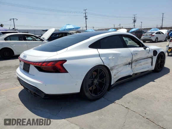 2022 Audi e-tron GT Prestige z VIN WAUEJBFW8N7001600, wystawiony jako Copart lot #60571595 z przebiegiem 26 399 mil mil oraz Szkoda całkowita • Salvage title. Historia ofert i sprzedaży dostępna na DreamBid. Obrazek 3.