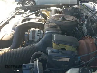 1989 Chevrolet Blazer z VIN 1GNCT18Z0K0179602, wystawiony jako IAAI lot #42535676 z przebiegiem 137 955 mil mil oraz . Historia ofert i sprzedaży dostępna na DreamBid. Obrazek 19.