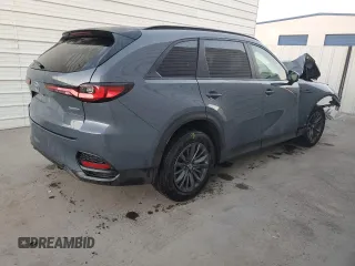 2025 Mazda CX-70 Preferred z VIN JM3KJBHD3S1117097, wystawiony jako Copart lot #81769204 z przebiegiem Nie podano mil oraz Szkody całkowita. Historia ofert i sprzedaży dostępna na DreamBid. Obrazek 3.