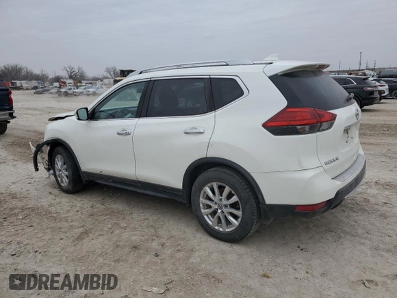2017 Nissan Rogue SV z VIN JN8AT2MT2HW145906, wystawiony jako Copart lot #44568115 z przebiegiem 104 561 mil mil oraz Szkoda całkowita • Salvage title. Historia ofert i sprzedaży dostępna na DreamBid. Obrazek 2.