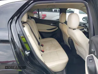 2024 Buick Encore GX Sport Touring z VIN KL4AMESL6RB007771, wystawiony jako IAAI lot #42365080 z przebiegiem 62 311 mil mil oraz . Historia ofert i sprzedaży dostępna na DreamBid. Obrazek 8.
