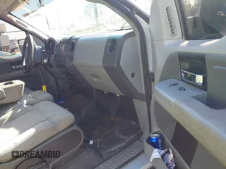 2006 Ford F-150 STX with VIN 1FTRX12W86NA83845, listed as a IAAI auction lot 41667094 with 1 mi miles. Bid and sale history available at carsss.com. Image 5.