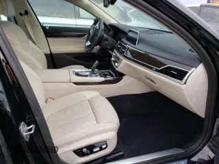 2021 BMW 7 Series 740i with VIN WBA7T2C05MCF87359, listed as a Copart auction lot 64117712 with 0 mi miles. Bid and sale history available at carsss.com. Image 5.