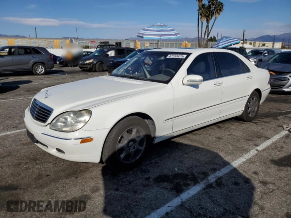 2002 Mercedes-Benz S-Class 4.3L with VIN WDBNG70J82A237141, listed as a Copart auction lot 42193475 with 247,858 mi miles and Salvage Title. Bid and sale history available at carsss.com. Image 1.