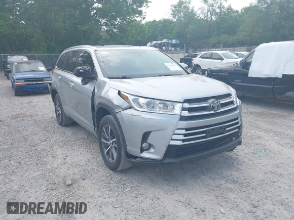2018 Toyota Highlander SE z VIN 5TDKZRFH4JS544239, wystawiony jako IAAI lot #42429079 z przebiegiem 121 406 mil mil oraz . Historia ofert i sprzedaży dostępna na DreamBid. Obrazek 1.