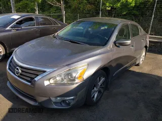 2015 Nissan Altima SV z VIN 1N4AL3AP8FC112860, wystawiony jako IAAI lot #42083386 z przebiegiem 123 672 mil mil oraz . Historia ofert i sprzedaży dostępna na DreamBid. Obrazek 2.