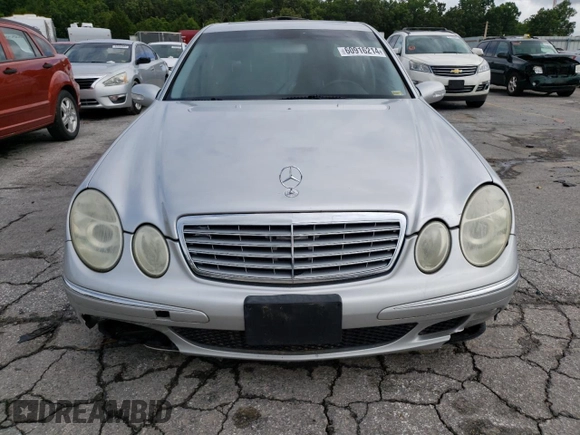 2005 Mercedes-Benz E 500 z VIN WDBUF83J85X177556, wystawiony jako Copart lot #60916214 z przebiegiem 185 915 mil mil oraz Szkoda całkowita • Salvage title. Historia ofert i sprzedaży dostępna na DreamBid. Obrazek 5.