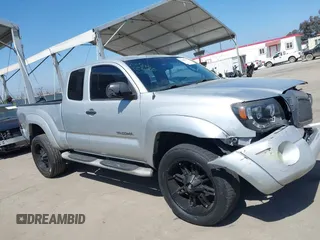 2005 Toyota Tacoma PreRunner z VIN 5TETU62N55Z011175, wystawiony jako IAAI lot #42283171 z przebiegiem 157 562 mil mil oraz . Historia ofert i sprzedaży dostępna na DreamBid. Obrazek 13.
