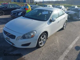 2013 Volvo S60 T5 Premier with VIN YV1612FS8D1232707, listed as a IAAI auction lot 41916058 with Not provided miles and . Bid and sale history available at DreamBid. Image 2.