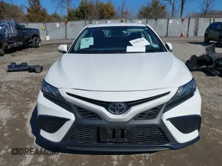 2023 Toyota Camry SE z VIN 4T1G11BK2PU076186, wystawiony jako IAAI lot #41602143 z przebiegiem 18 307 mil mil oraz . Historia ofert i sprzedaży dostępna na DreamBid. Obrazek 12.