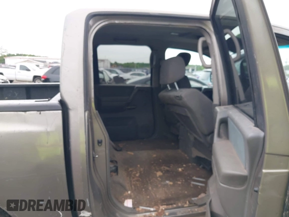 2006 Nissan Titan XE z VIN 1N6BA07A46N505410, wystawiony jako IAAI lot #42345334 z przebiegiem 267 891 mil mil oraz . Historia ofert i sprzedaży dostępna na DreamBid. Obrazek 8.