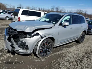 2023 Volvo XC90 Plus z VIN YV40621N8P1993463, wystawiony jako Copart lot #48588845 z przebiegiem 17 109 mil mil oraz Szkoda całkowita • Salvage title. Historia ofert i sprzedaży dostępna na DreamBid. Obrazek 1.