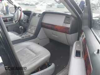 2005 Lincoln Navigator Luxury with VIN 5LMFU28535LJ11344, listed as a IAAI auction lot 41469627 with 177,036 mi miles. Bid and sale history available at carsss.com. Image 5.