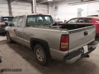 2002 Chevrolet Silverado 1500 LS with VIN 2GCEC19W721348086, listed as a IAAI auction lot 41249963 with 182,765 mi miles. Bid and sale history available at carsss.com. Image 3.