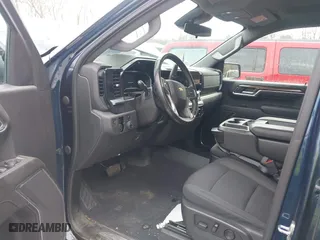 2022 Chevrolet Silverado 1500 LT with VIN 3GCPDKEK4NG621012, listed as a IAAI auction lot 41292608 with 33,940 mi miles. Bid and sale history available at carsss.com. Image 5.