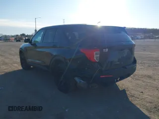 2020 Ford Police Interceptor Utility z VIN 1FM5K8AB5LGD08853, wystawiony jako IAAI lot #41556880 z przebiegiem 90 477 mil mil oraz . Historia ofert i sprzedaży dostępna na DreamBid. Obrazek 3.