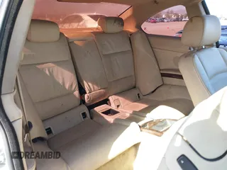 2011 BMW 3 Series 328i z VIN WBAKE3C55BE557511, wystawiony jako IAAI lot #42276665 z przebiegiem Nie podano mil oraz . Historia ofert i sprzedaży dostępna na DreamBid. Obrazek 8.