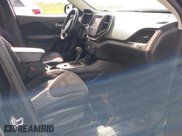 2016 Jeep Cherokee Sport with VIN 1C4PJMAB8GW290174, listed as a IAAI auction lot 42289832 with 155,186 mi miles and . Bid and sale history available at DreamBid. Image 5.