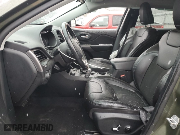 2020 Jeep Cherokee Latitude Plus z VIN 1C4PJMLXXLD518321, wystawiony jako Copart lot #86554184 z przebiegiem 76 611 mil mil oraz Szkoda całkowita • Salvage title. Historia ofert i sprzedaży dostępna na DreamBid. Obrazek 7.