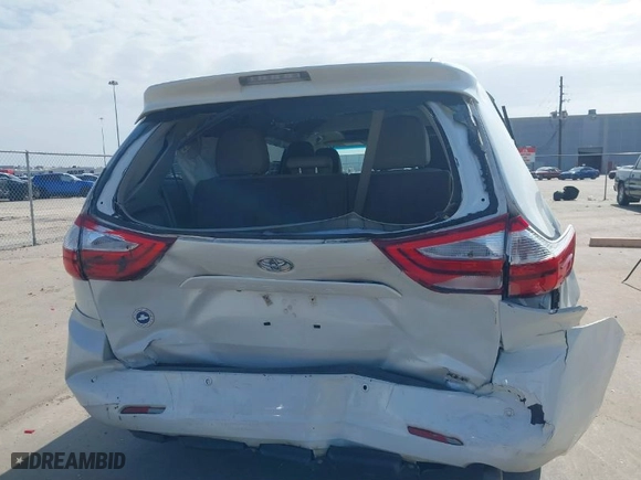 2015 Toyota Sienna XLE with VIN 5TDYK3DC0FS537542, listed as a IAAI auction lot 41578232 with 125,007 mi miles. Bid and sale history available at carsss.com. Image 17.