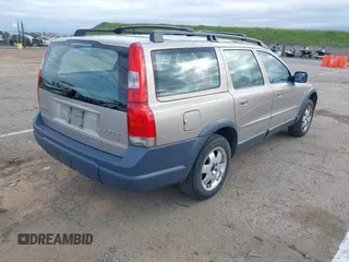 2001 Volvo V70 with VIN YV1SZ58D611007219, listed as a IAAI auction lot 41878031 with 178,980 mi miles. Bid and sale history available at carsss.com. Image 4.