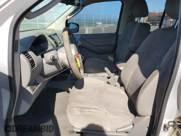 2008 Nissan Frontier SE z VIN 1N6AD07U08C426831, wystawiony jako Copart lot #61685355 z przebiegiem 149 564 mil mil oraz Czysty tytuł • Clean title. Historia ofert i sprzedaży dostępna na DreamBid. Obrazek 7.
