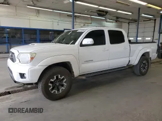 2015 Toyota Tacoma with VIN 3TMMU4FN2FM086482, listed as a Copart auction lot 57124365 with 211,638 mi miles and Salvage title. Bid and sale history available at DreamBid. Image 1.
