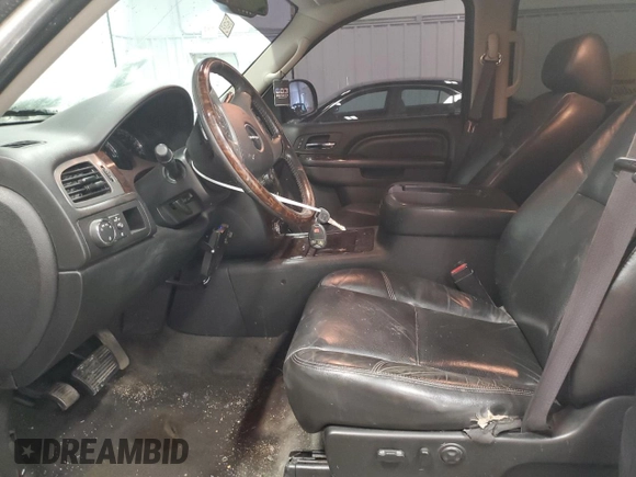 2011 GMC Sierra 1500 Denali z VIN 3GTP2XE26BG304637, wystawiony jako Copart lot #45878555 z przebiegiem 164 755 mil mil oraz Szkody całkowita. Historia ofert i sprzedaży dostępna na DreamBid. Obrazek 7.