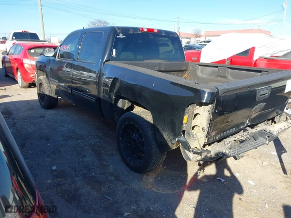 2012 Chevrolet Silverado 1500 LT with VIN 3GCPCSE06CG215957, listed as a IAAI auction lot 41644285 with 140,599 mi miles. Bid and sale history available at carsss.com. Image 3.