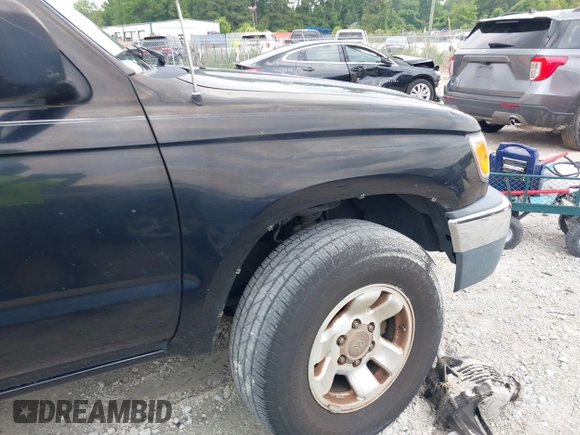 2000 Toyota 4Runner SR5 z VIN JT3HN86RXY0308057, wystawiony jako IAAI lot #42388038 z przebiegiem 261 007 mil mil oraz . Historia ofert i sprzedaży dostępna na DreamBid. Obrazek 13.